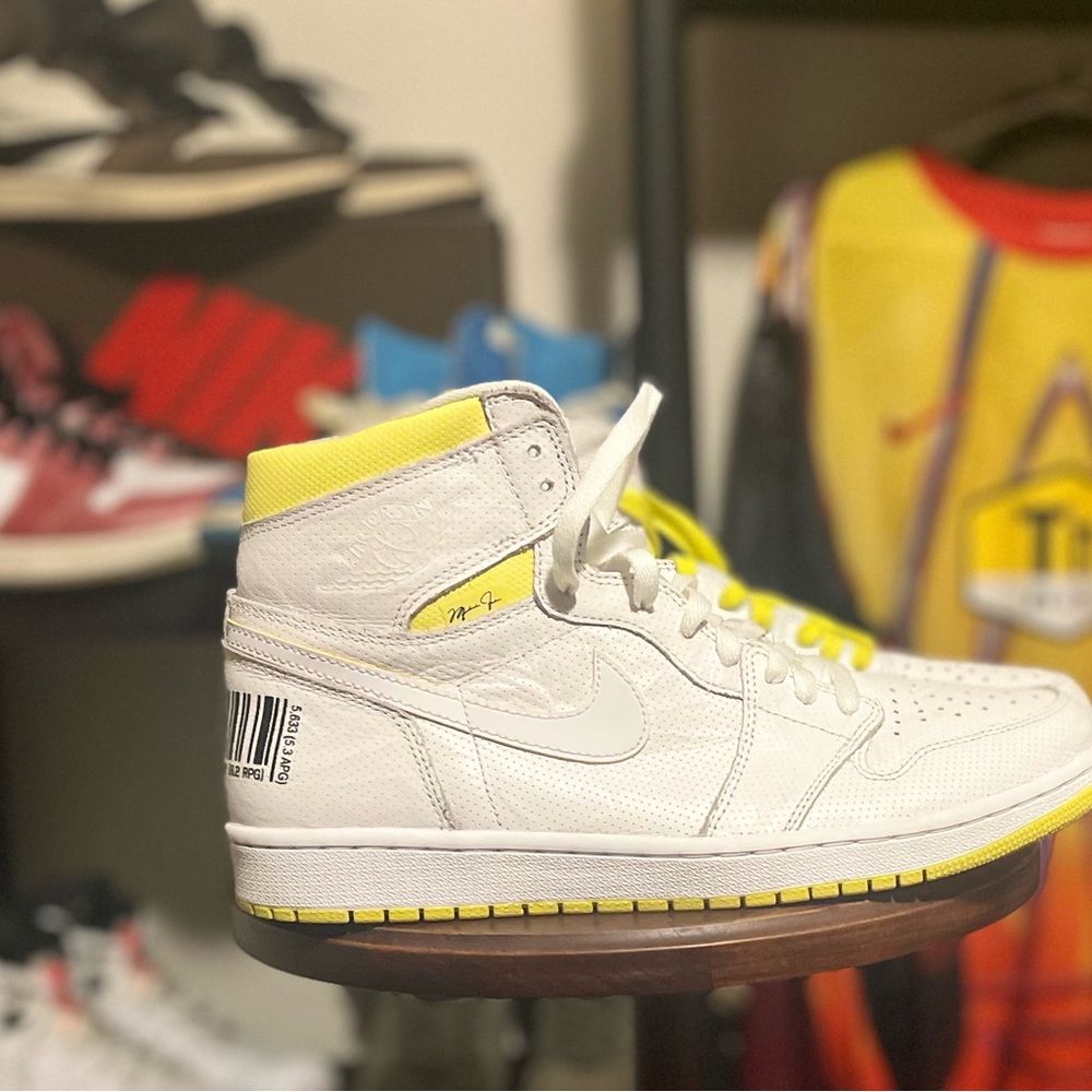 Air Jordan 1 First Class - image 4